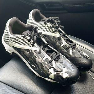 Under Armour Deception cleats
